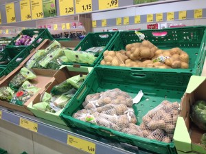 Seasonable vegetables in supermarket