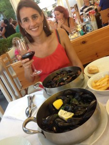 Mussels and red wine... does life get any better?