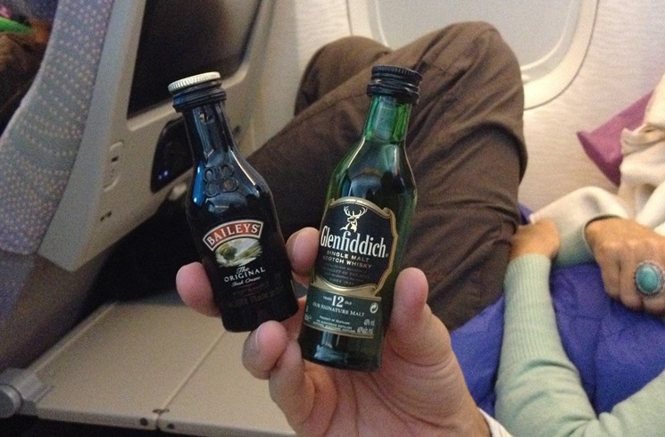 plane alcohol jet lag