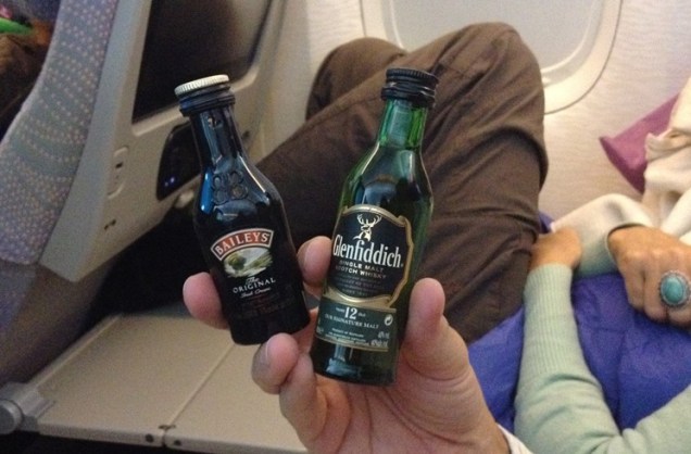 plane alcohol jet lag