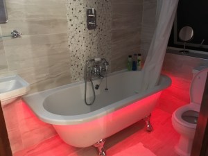 Midlands - bath tub