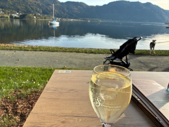 spritzer by the lake